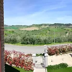 Casale Parvil 3* מונטפרנדונה